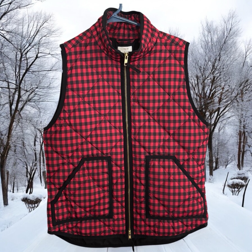 J. Crew Red and Black Checkered Vest Size Small quilted preppy plaid outdoor
